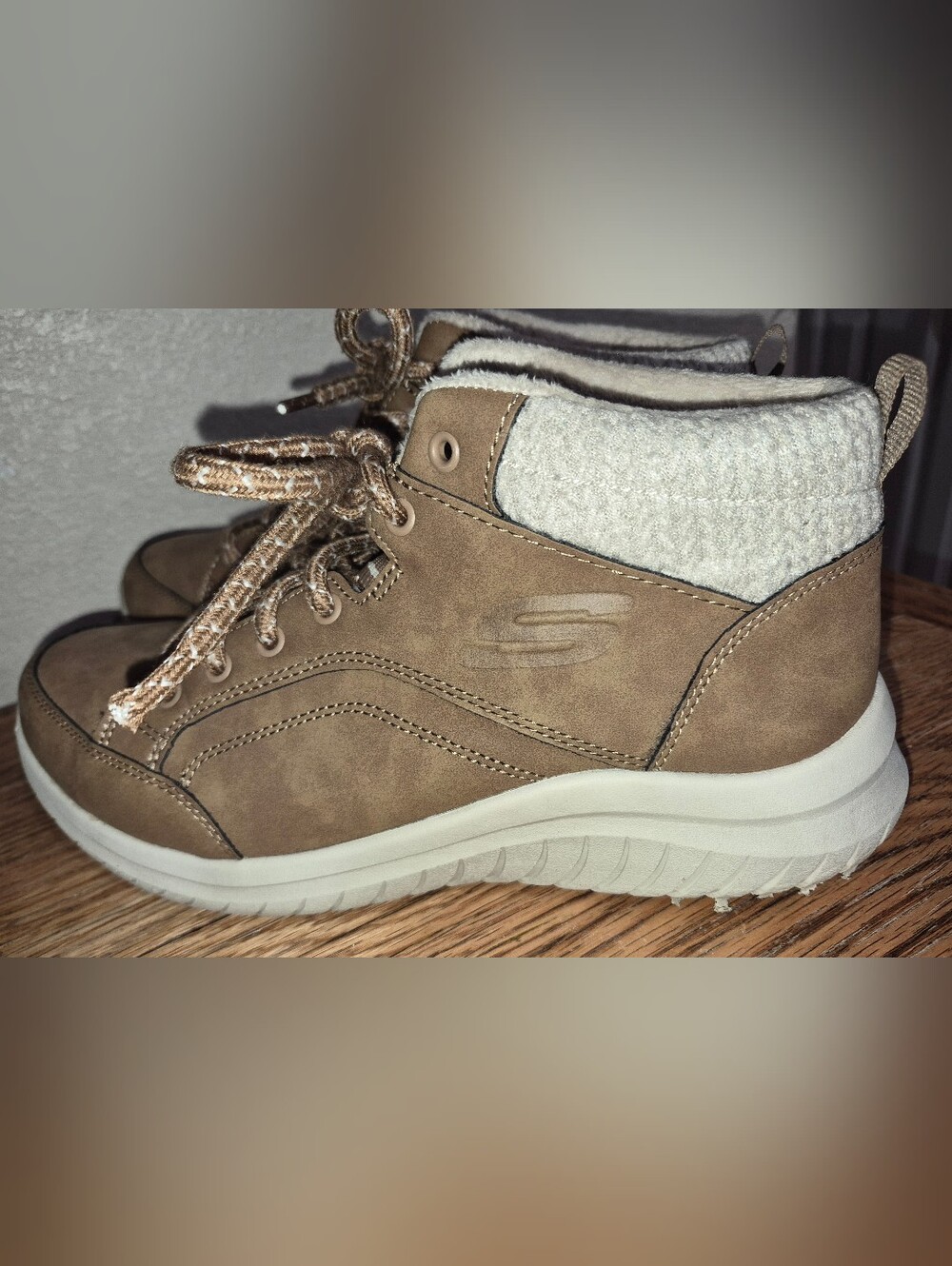 Skechers Women's Ultra Flex 2.0 Casual Mix Lace Up Ankle Boots Size 9